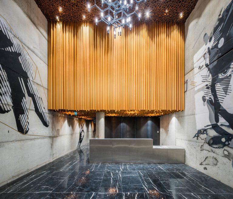 Hala Koszyki – hole biurowe